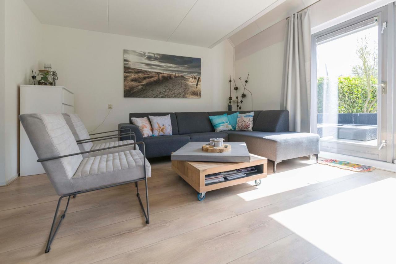 Vakantiehuis Op Villapark Oesterbaai Aan Zee , Met Speeltuin Grenzend Aan De Tuin Вемелдинге Экстерьер фото