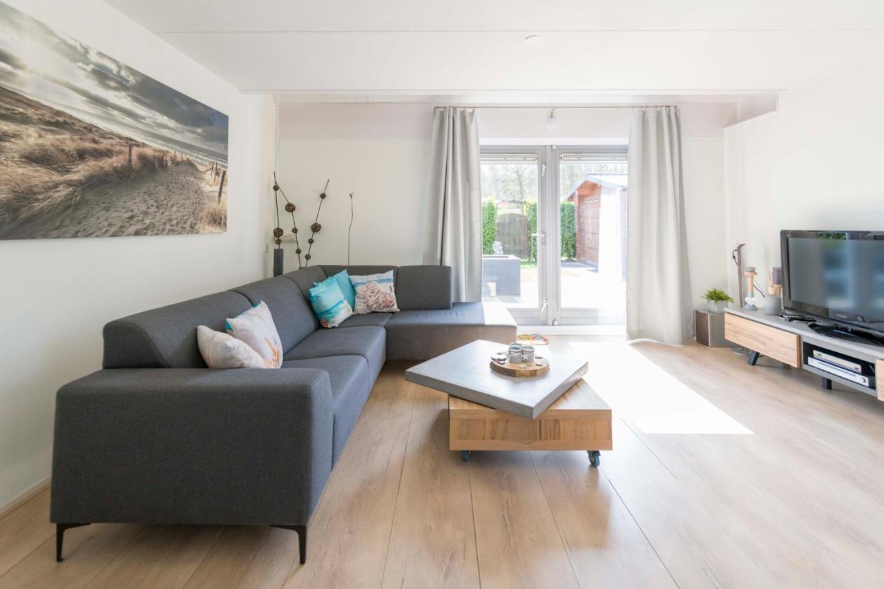 Vakantiehuis Op Villapark Oesterbaai Aan Zee , Met Speeltuin Grenzend Aan De Tuin Вемелдинге Экстерьер фото