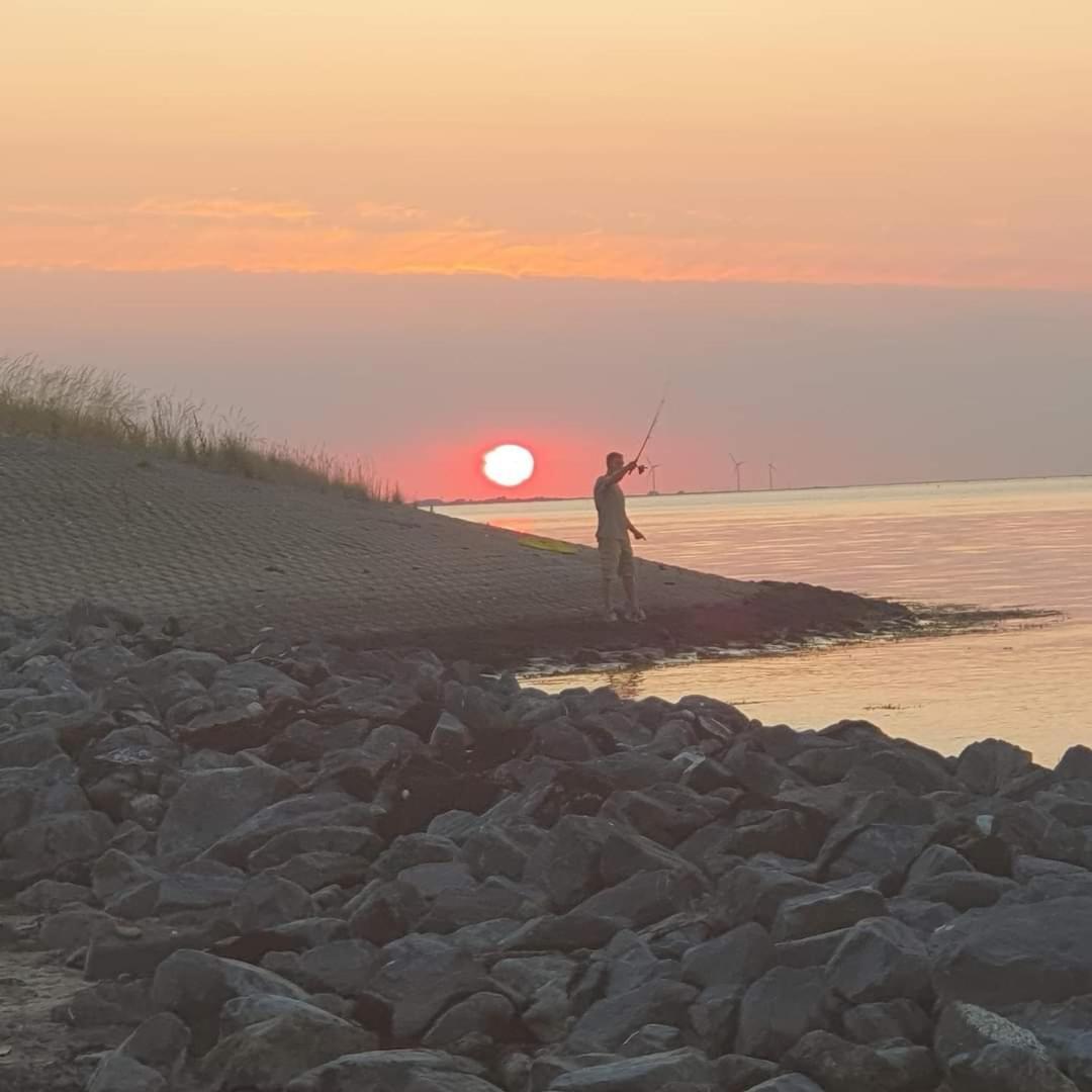 Vakantiehuis Op Villapark Oesterbaai Aan Zee , Met Speeltuin Grenzend Aan De Tuin Вемелдинге Номер фото