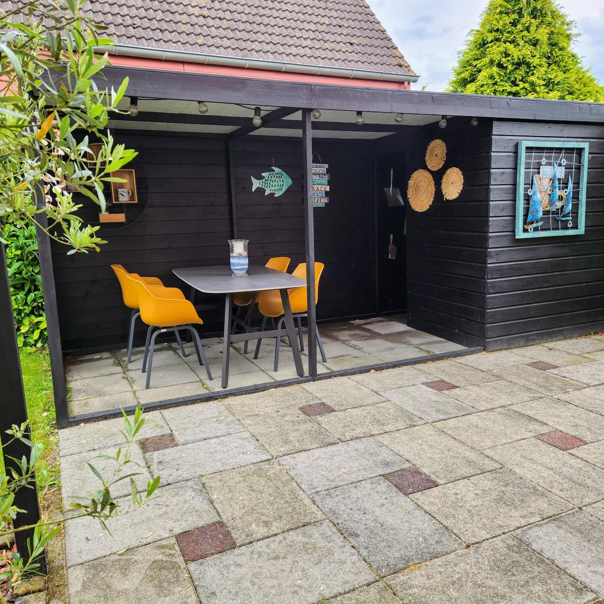 Vakantiehuis Op Villapark Oesterbaai Aan Zee , Met Speeltuin Grenzend Aan De Tuin Вемелдинге Экстерьер фото