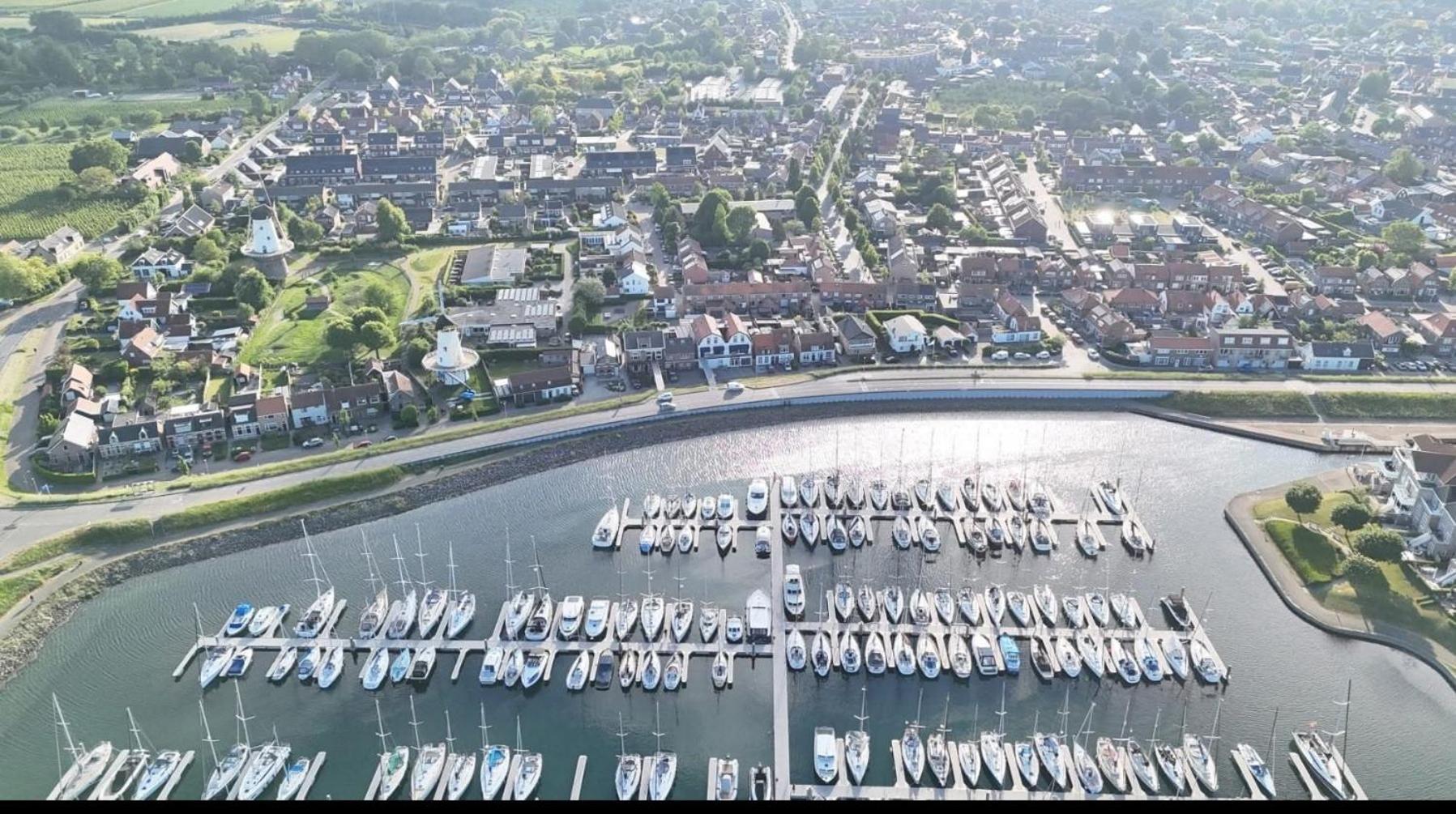 Vakantiehuis Op Villapark Oesterbaai Aan Zee , Met Speeltuin Grenzend Aan De Tuin Вемелдинге Экстерьер фото